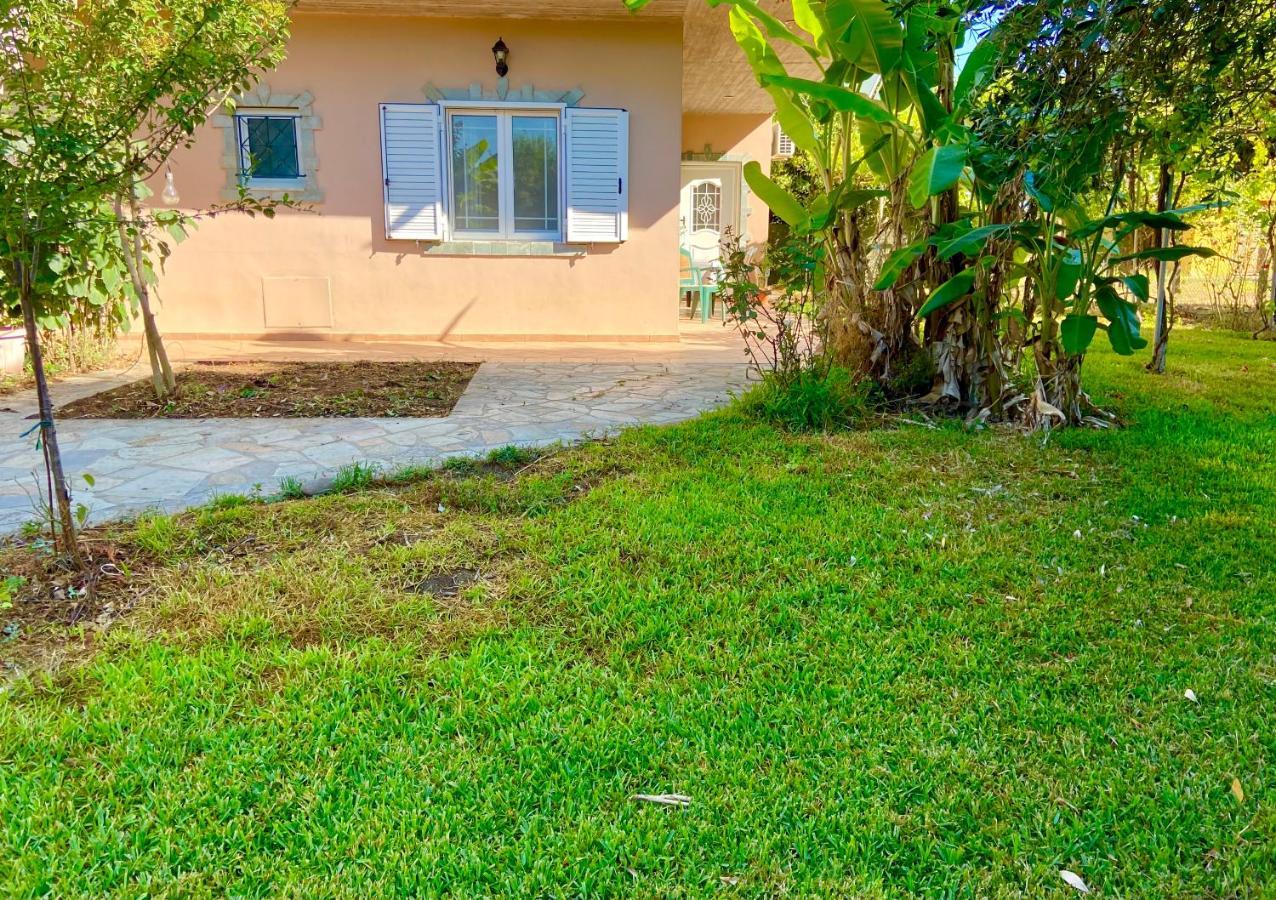 Cottage House,With Big Garden & Lawn Amaliada Exterior photo